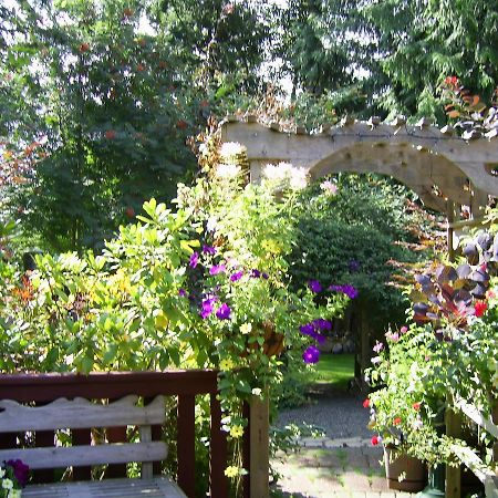 Готель Garden House Кортні Екстер'єр фото
